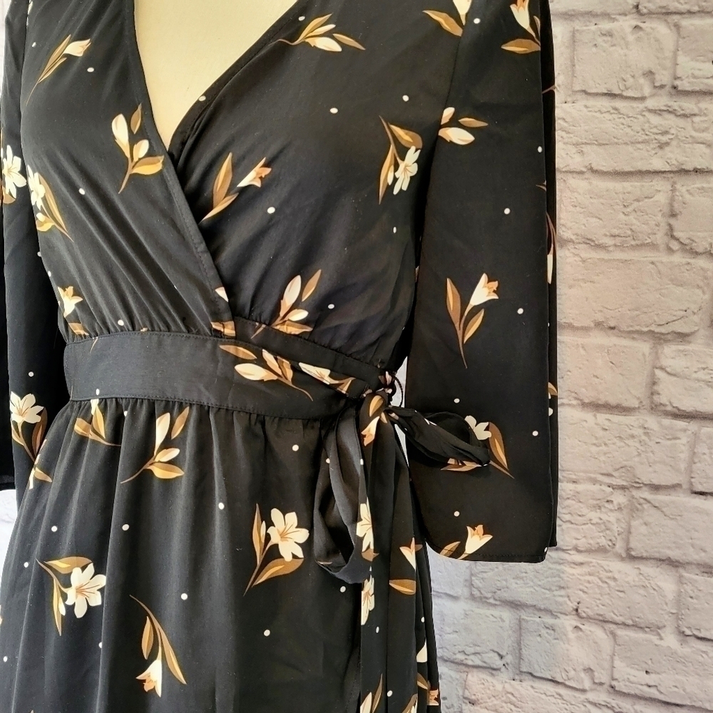 Saltwater Luxe black floral print wrap midi length ruffle hem 3/4 sleeve dress - Picture 5 of 11